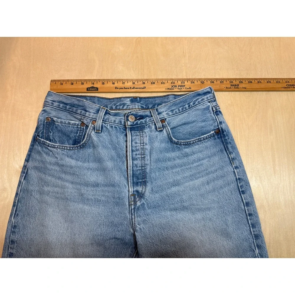 Levis 501 Original Fit Mens Light Wash Straight Leg Button Fly Jeans 31x32